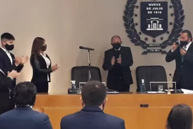 Sandra Miranda, la hija del ex gobernador Miranda, asumió como concejala de la capital