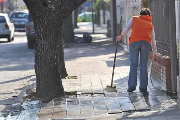 El uso de mangueras pone en peligro el servicio de agua potable, según la SAT