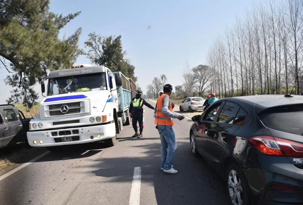 CONTROLES. Hay un sinfín de requisitos para circular entre provincias. La Gaceta / foto de  Osvaldo Ripoll