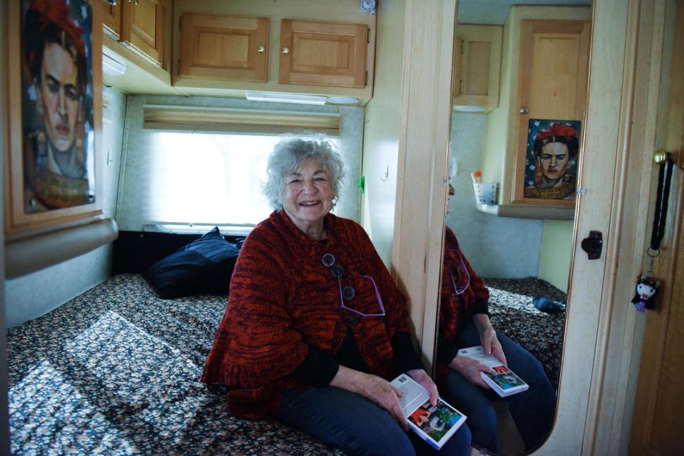 EN EL MOTORHOME. Su hogar, donde cada vez necesita menos cosas.