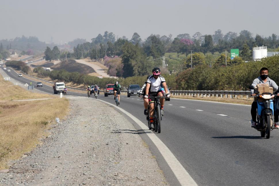 A TODA HORA. Los bikers denunciaron que la ruta 9, en la zona de Los Nogales, es el lugar donde más robos se concretaron en las últimas semanas. 