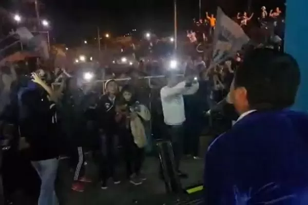 La pasión por la pelota en acordes y melodías