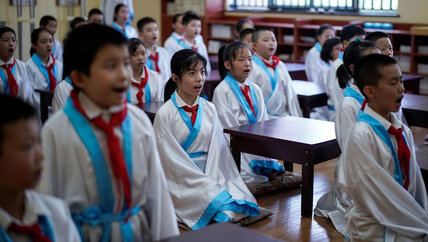 NORMALIDAD. Los niños volvieron hace semanas a las escuelas den Wuhan.