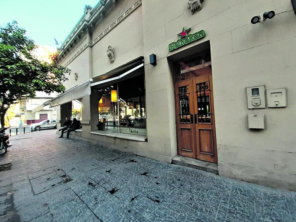 JUNÍN Y CORRIENTES. Según Pedicone, en este bar grabó al juez cimero.  