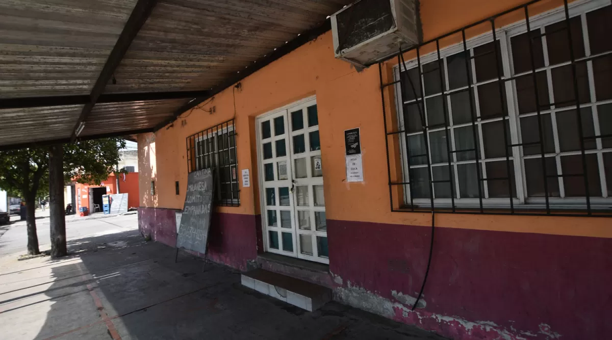 EL BAR DE LA CONTROVERSIA. El tradicional billar se ubica a 200 metros de la plaza principal, y según sus vecinos allí hubo una multitud.