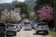 Una interminable caravana acompañó al médico Amenábar hasta su lugar de descanso