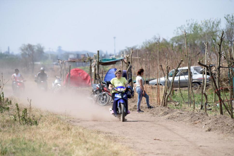 TIERRAL. Distintas versiones sobre las máquinas que abrieron un camino.  