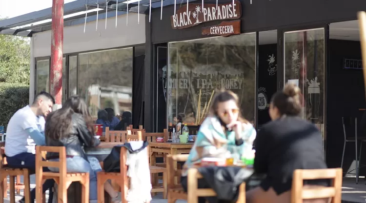 MEDIDAS. Los bares y restaurantes abrirán mañana. FOTO: COMUNICACIÓN PÚBLICA.