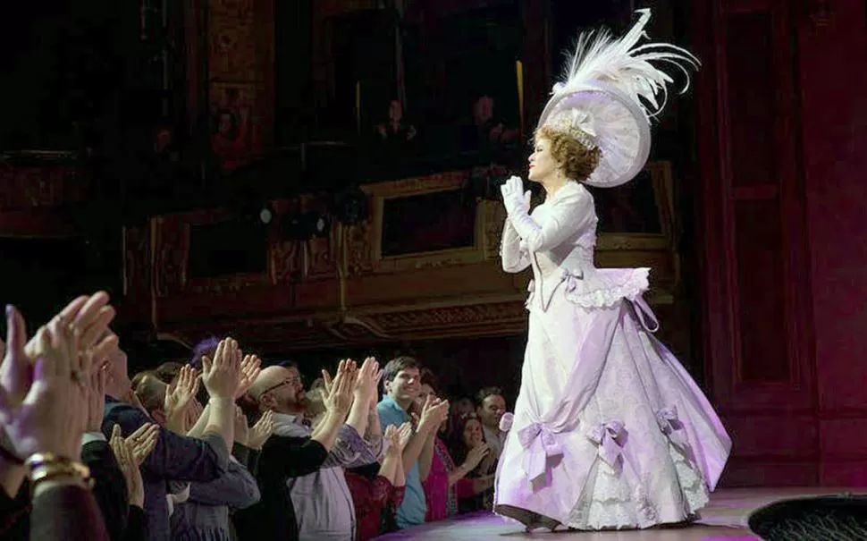 APLAUSOS DEMORADOS. El mundo del teatro extraña el público en vivo y se vincula con él por las redes. 