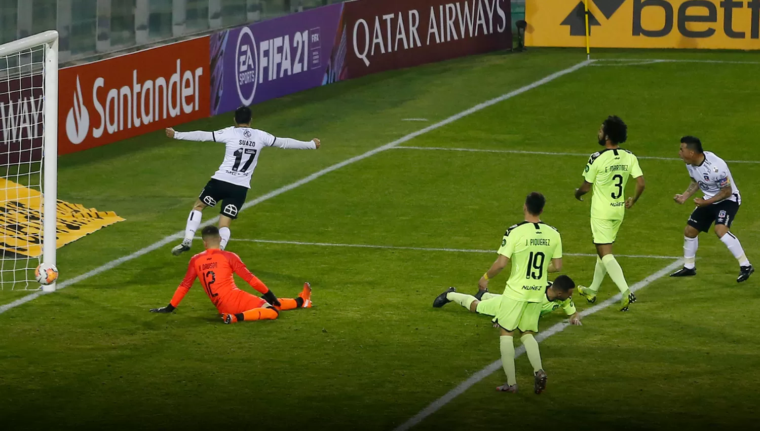 EL TRIUNFO. Esteban Suazo puso el 2-1 final para los chilenos, que fueron locales.