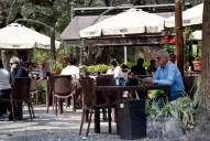 Bares y gimnasios reabrieron en plena suba de casos, y exhortan a tomar todos los cuidados