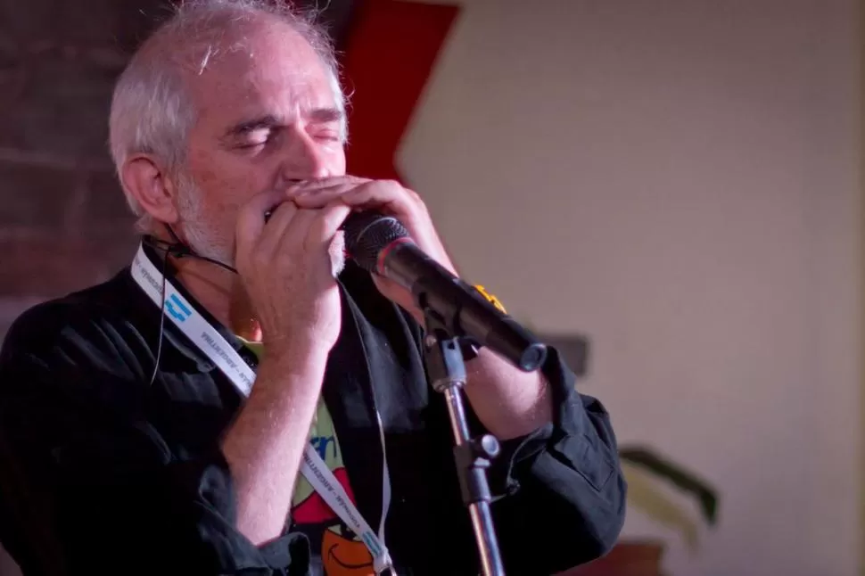 TALENTO EN LA TIERRA. La música lo apasionaba tanto como el aire.  