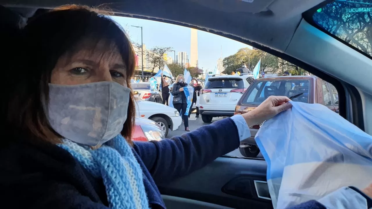 EN OTRO BANDERAZO. Patricia Bullrich participó de la nueva protesta.