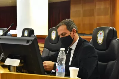 Un legislador pide que Manzur se realice de manera urgente un hisopado