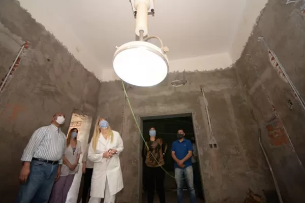 Manzur recorrió el hospital de Alberdi y Chahla destacó la poca cantidad de contagios en esa ciudad