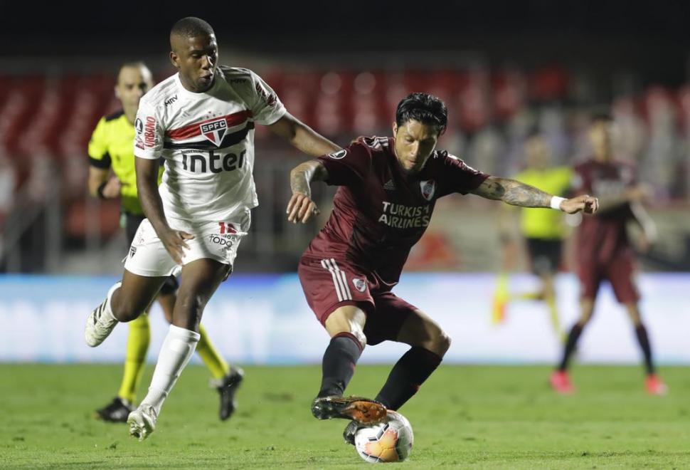 BUENAS SENSACIONES. River se trajo un buen empate de Brasil, en partido que rompió los ratings televisivos. 