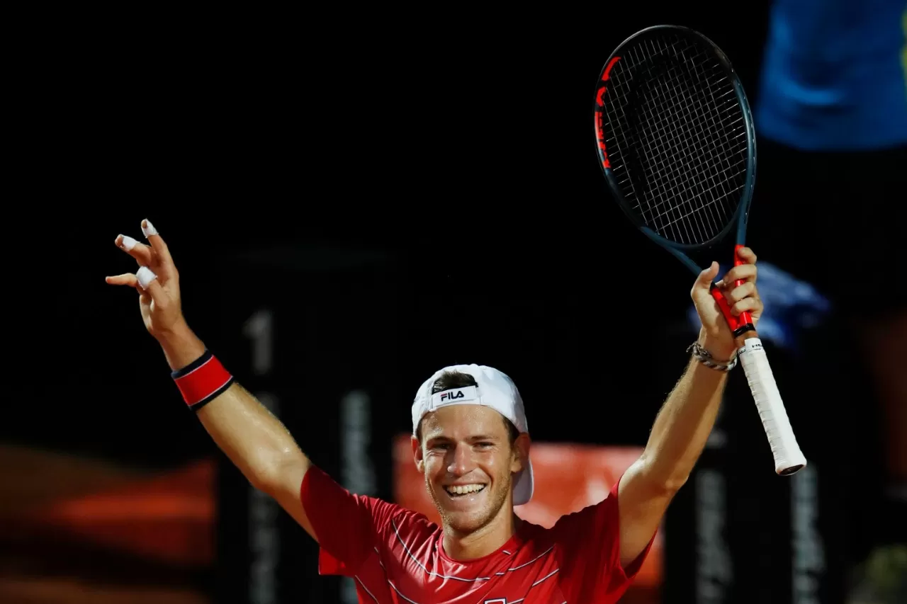 PEQUEÑO GIGANTE. Schwartzman festeja tras dejar en el camino a Shapovalov. REUTES 