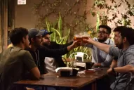 Según el decreto provincial, hoy se debería festejar el Día del Amigo