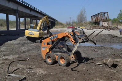 En Río Seco esperan el puente que reemplazará a la montaña de hierros