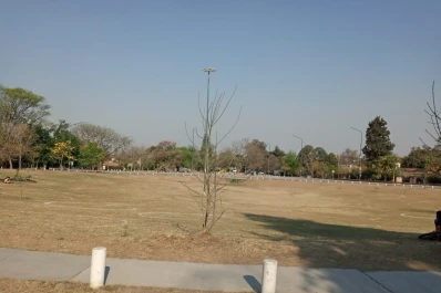 Poco movimiento en las calles de Yerba Buena en un Día del Estudiante atípico