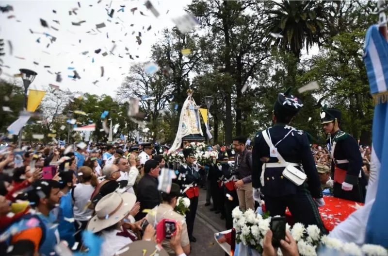 El jueves 24 la misa será por la tarde y a puertas cerradas. Los fieles podrán verla por televisión.