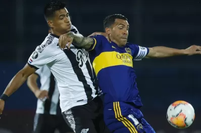 Boca viajó a Medellín sin Russo y con dos dudas en el equipo que jugará ante el DIM