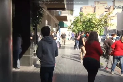 Cuatro de cada 10 jóvenes que acuden al hospital Kirchner presentan síntomas de covid