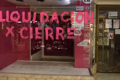 Galería de fotos: comercios vacíos conforman el nuevo paisaje del microcentro tucumano