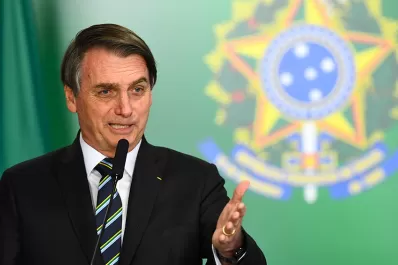 Bolsonaro avanza con la privatización de la salud pública