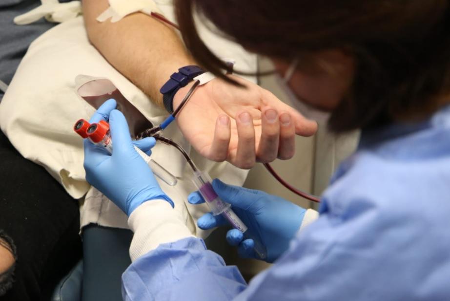 PUEDE SER CLAVE. El plasma se extrae de pacientes recuperados y favorece el tratamiento en casos de coronavirus. Foto Siprosa