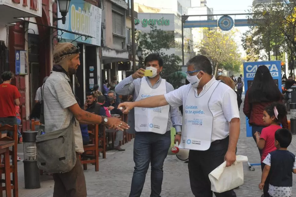 EXTREMAR LOS CUIDADOS. El Gobierno pide a los tucumanos que tengan cuidado y que tomen todos los recaudos sanitarios para dar lucha al covid. la gaceta / foto DE antonio ferroni