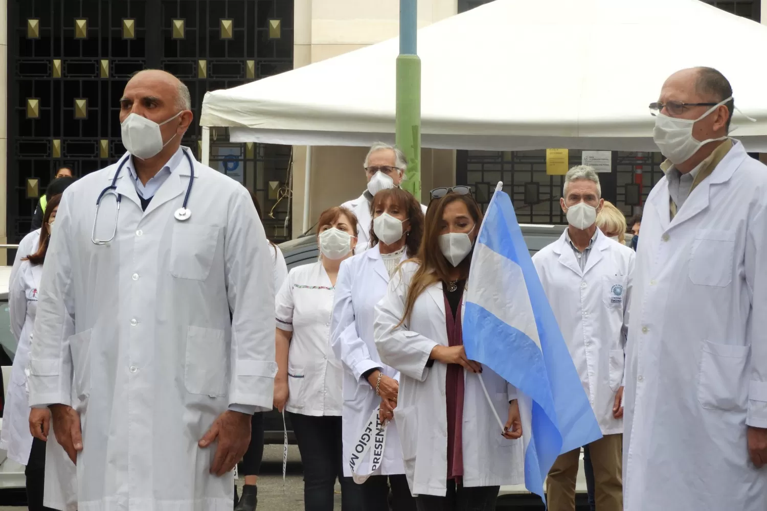 REFERENTE DEL SECTOR. Héctor Sale, presidente del Colegio Médico de Tucumán, durante un acto en mayo pasado. FOTO COLEGIO MEDICO