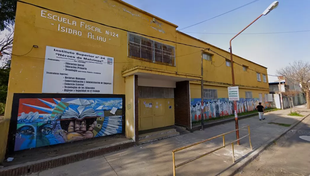 POSTEO. La directora había publicado en Facebook una imagen del dictador Rafael Videla con un falcón verde, de cuyo baúl asomaban las cabezas del presidente y de la vicepresidenta.