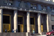 Economía le reintegrará $ 10.000 millones al Banco Central para reducir la deuda