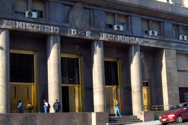 Canje de deuda en pesos: el Gobierno logró un 64% de aceptación