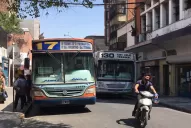Los choferes retirarán los colectivos del centro, pero el paro sigue