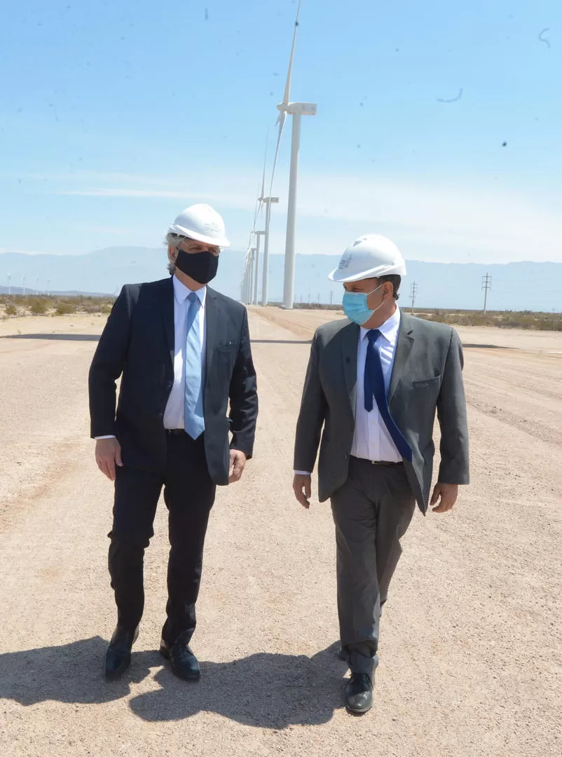 RECORRIDA. Alberto Fernández junto a Quintela ayer en La Rioja. 