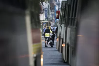Sin el pago de los sueldos de septiembre, sigue el paro de choferes
