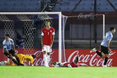 Uruguay superó a Chile de manera agónica en Montevideo