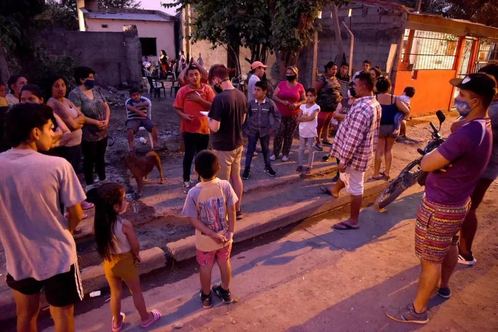 POLÉMICA. Familia y vecinos denunciaron que los agresores estaban implicados en al menos un crimen más. LA GACETA / FOTOs DE JOSé NUNo