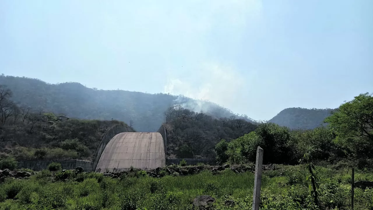 Las llamas volvieron a encenderse en San Javier y ahora aparecieron también en El cadillal