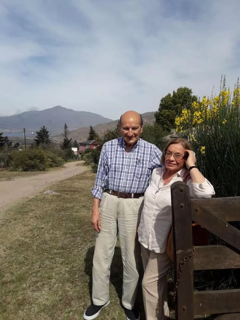 MOMENTOS. con Norah (su esposa) 