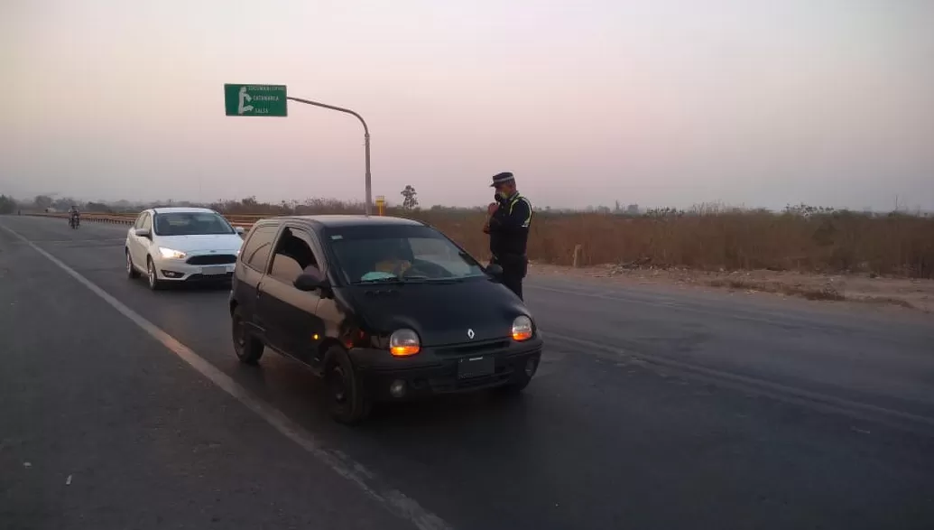 CONTROLES. Durante el fin de semana la Policía verificó que se cumplan las resoluciones del Comité Operativo de Emergencia.