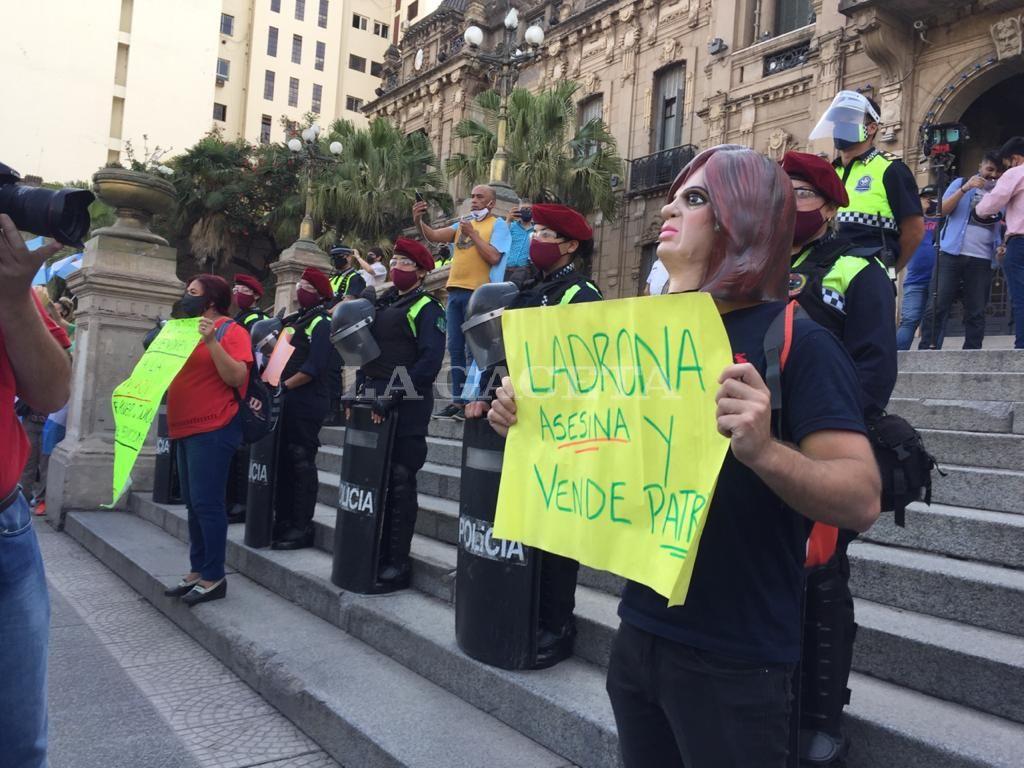 CONTRA CRISTINA. Fernández de Kirchner, la más criticada por los manifestantes.