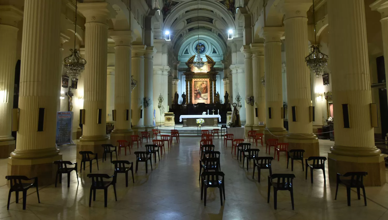 TEMPLOS CERRADOS. Las ceremonias religiosas quedan suspendidas hasta nuevo aviso.