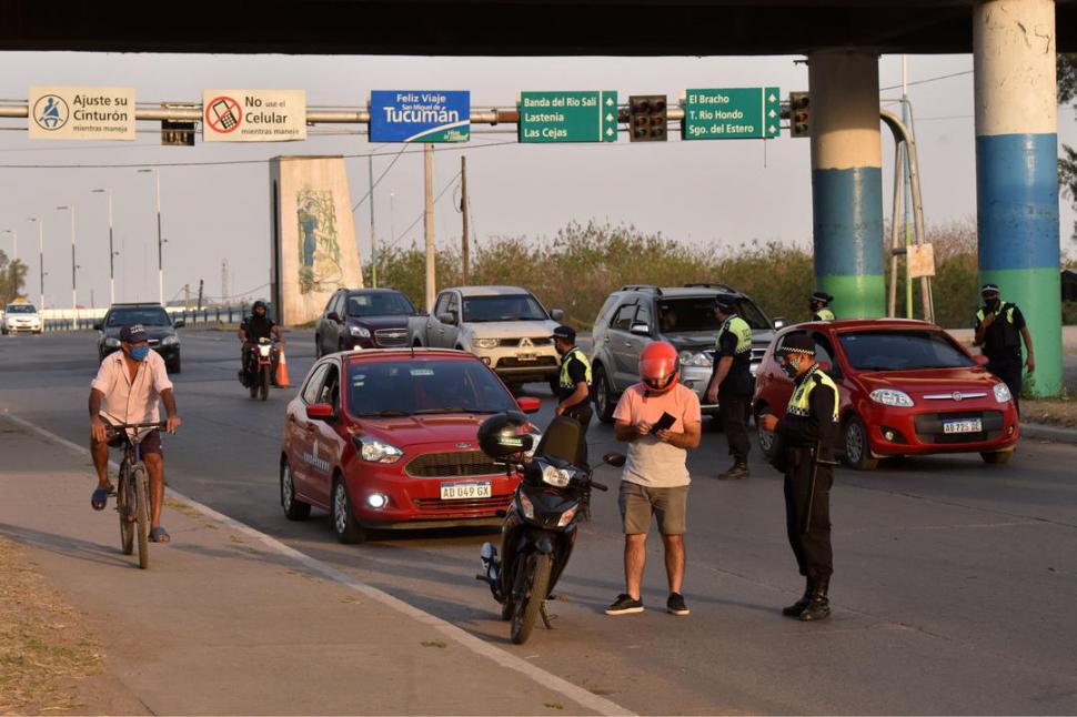  EN LOS ACCESOS. Se mantendrán los controles para la circulación.  