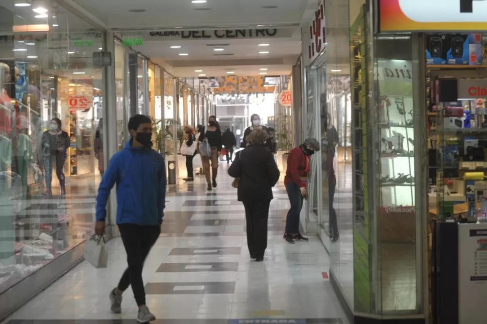 COMERCIOS. Atenderán de 10 a 18; el viernes y sábado hasta las 20. la gaceta / foto de antonio ferroni