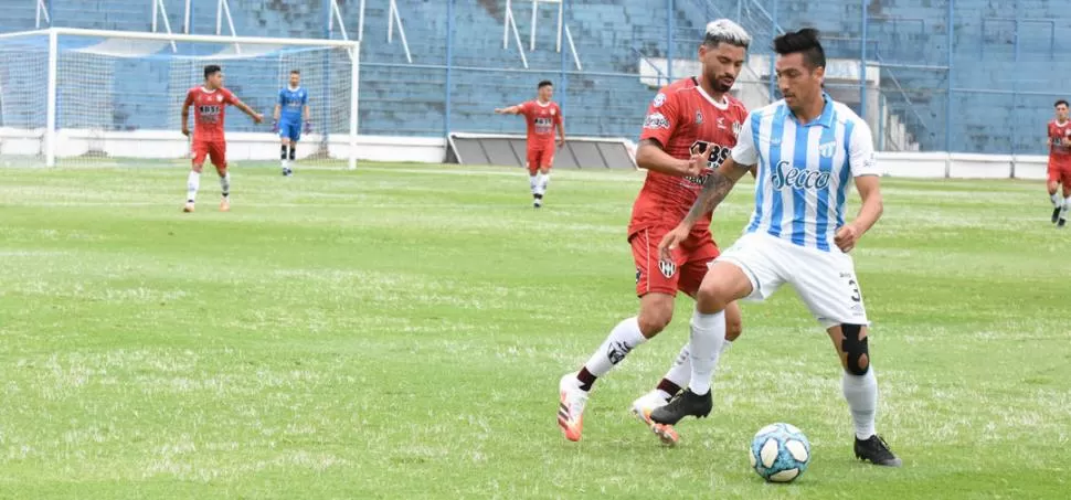 SEGURO JUEGA. No hay muchos laterales por izquierda en el plantel por lo que Monzón seguro será titular en la Copa. cat