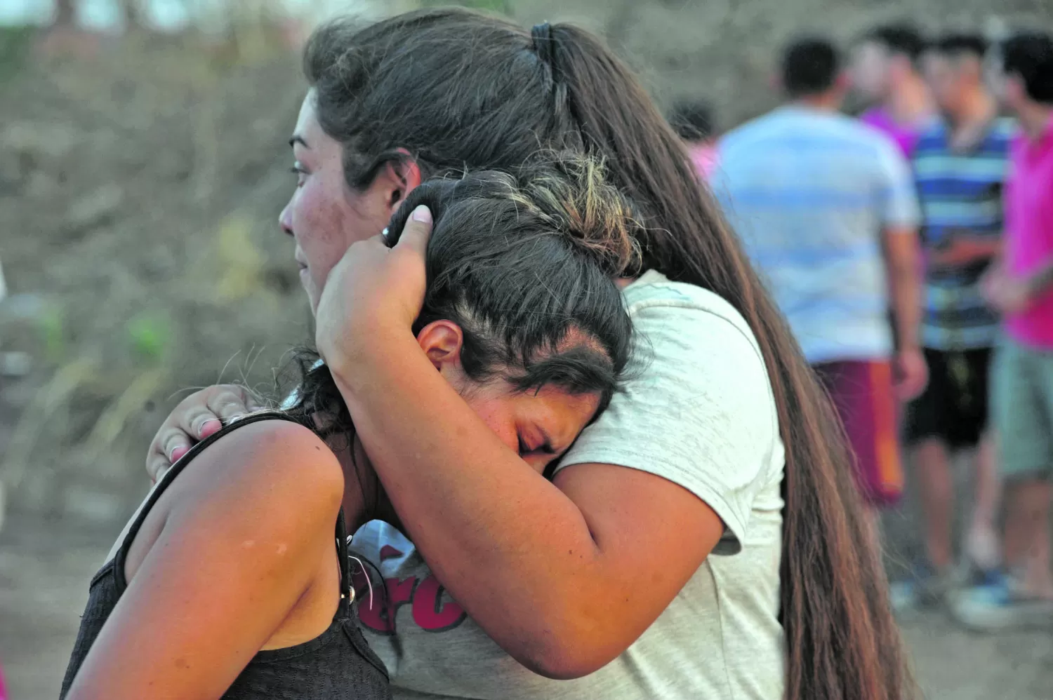 DESCONSOLADA. La hermana de Abigail se quebró al recibir la noticia.