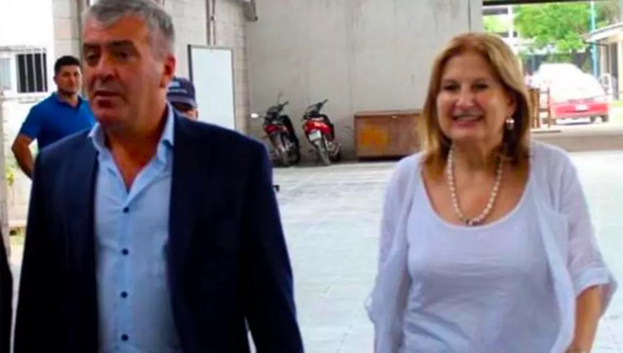 PEDIDO. Los diputados José Cano y Lidia Ascárate quieren conocer detalles acerca de la entrega y distribución de la leche para programas sociales.